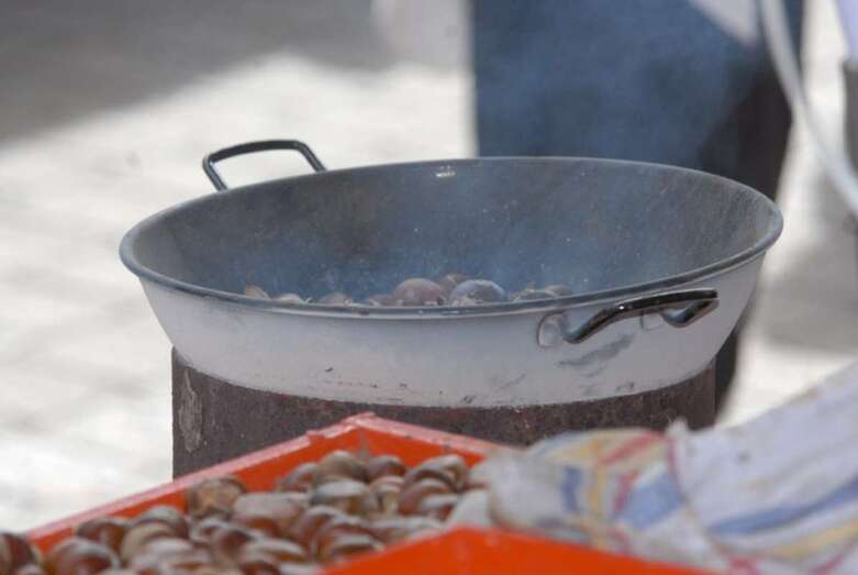 Asado de castañas en Los Llanos de Telde/Tito Pulido.